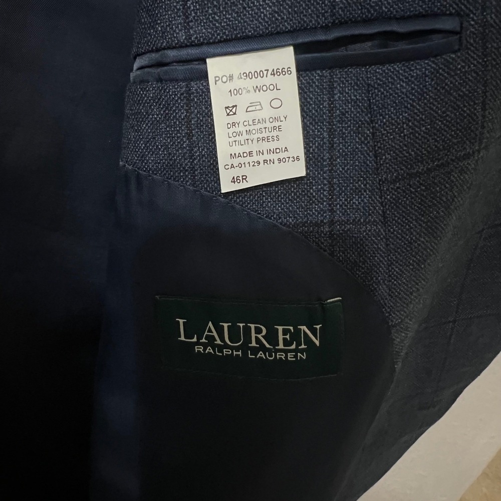 Ralph Lauren Men's 46R‎ Navy Wool Windowpane Blazer – 2-Button Classic Fit - Picture 4 of 11